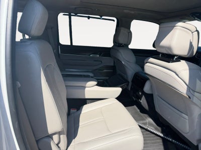 2023 Jeep Grand Wagoneer Base