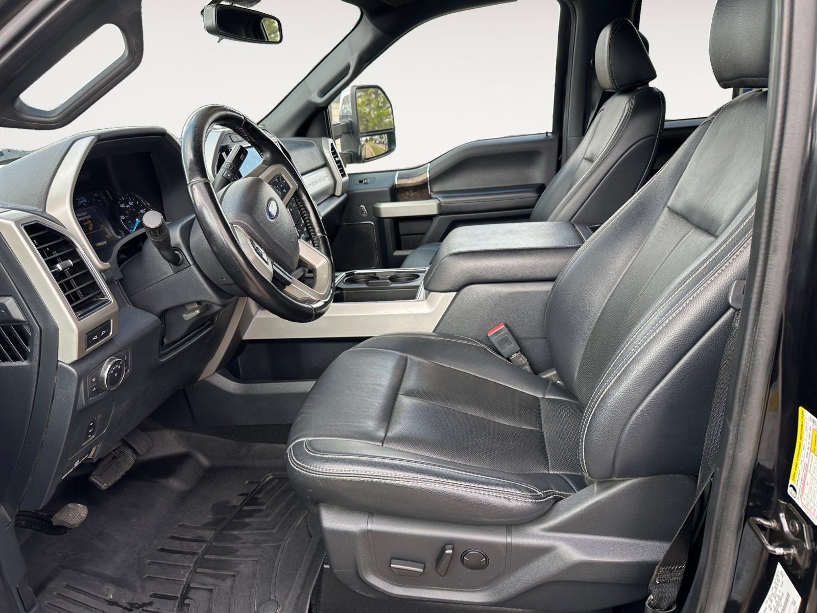 2022 Ford F-250SD Lariat