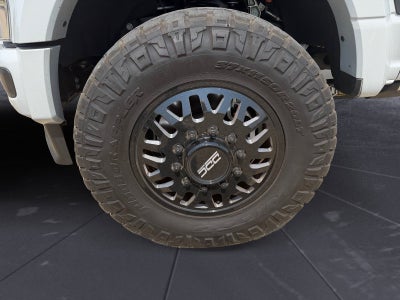 2025 Ford F-450SD Platinum DRW