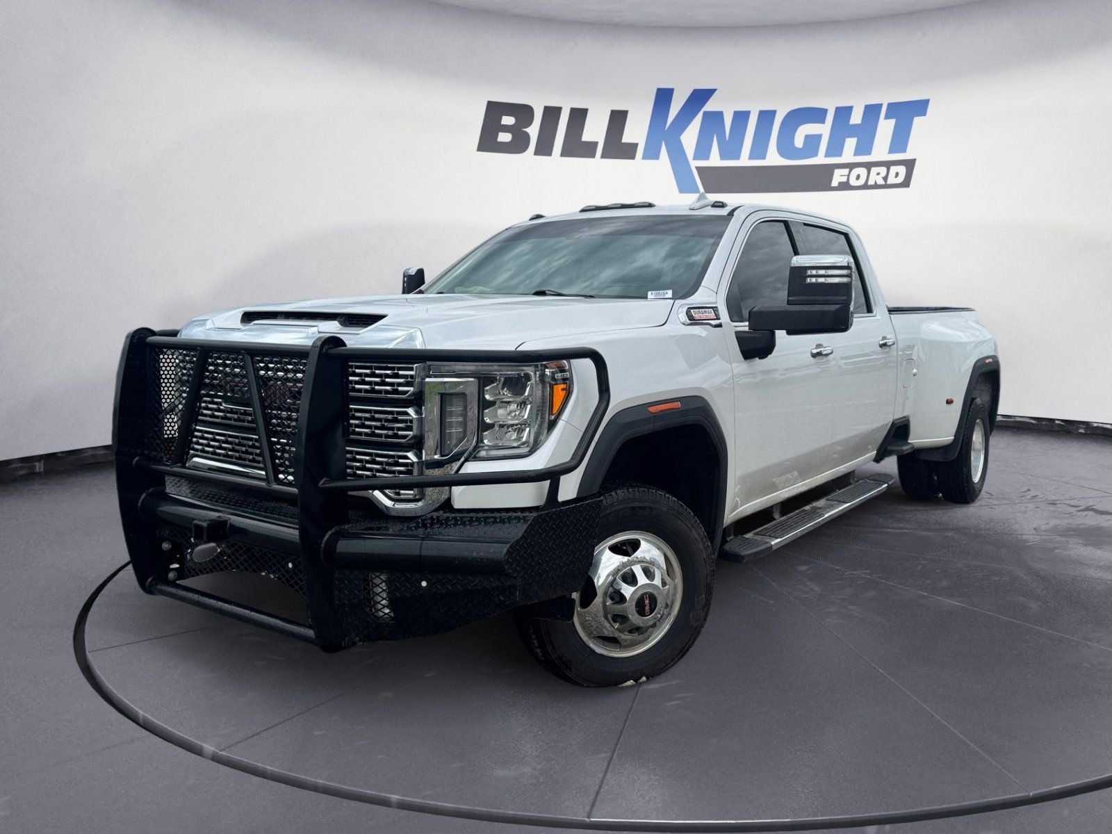 2020 GMC Sierra 4WD Crew Cab Long Box DRW Denali's photo