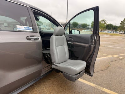 2022 Toyota Sienna XSE 7 Passenger
