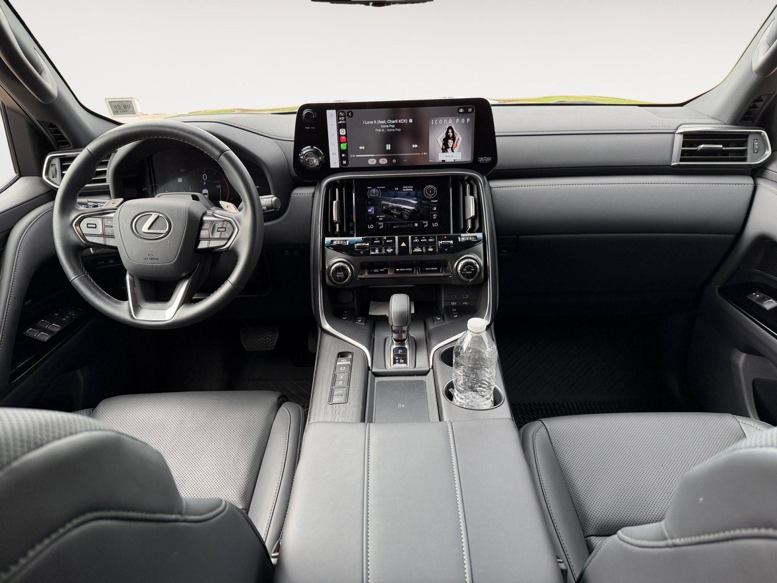 2025 Lexus LX 700h Overtrail