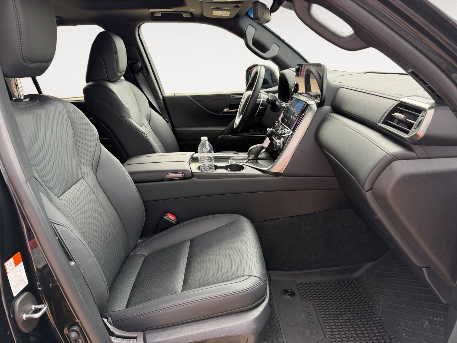 2025 Lexus LX 700h Overtrail