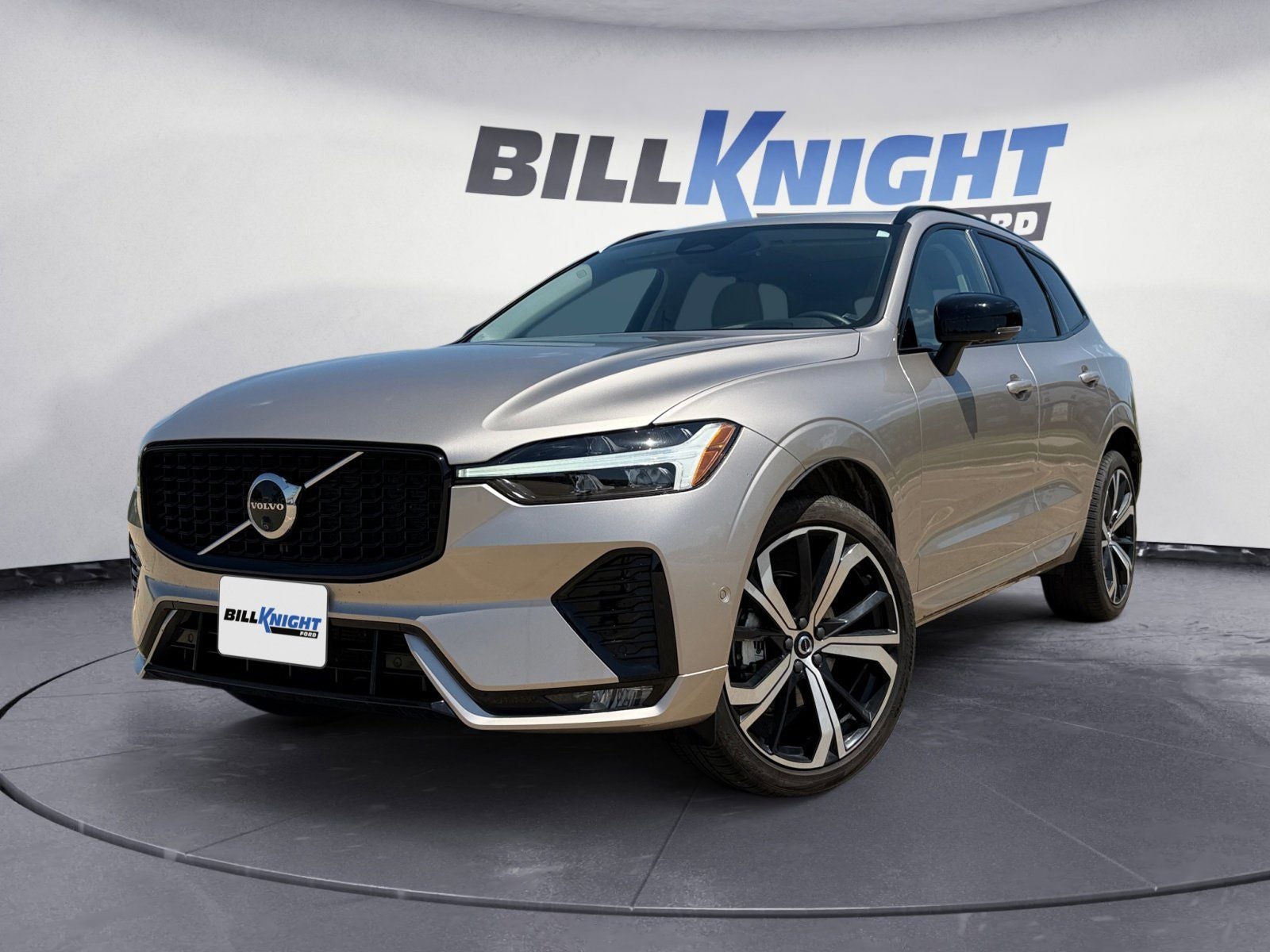2025 Volvo XC60 B5 Ultra Dark AWD's photo