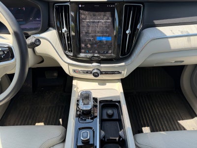 2025 Volvo XC60 B5 Ultra