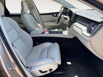 2025 Volvo XC60 B5 Ultra