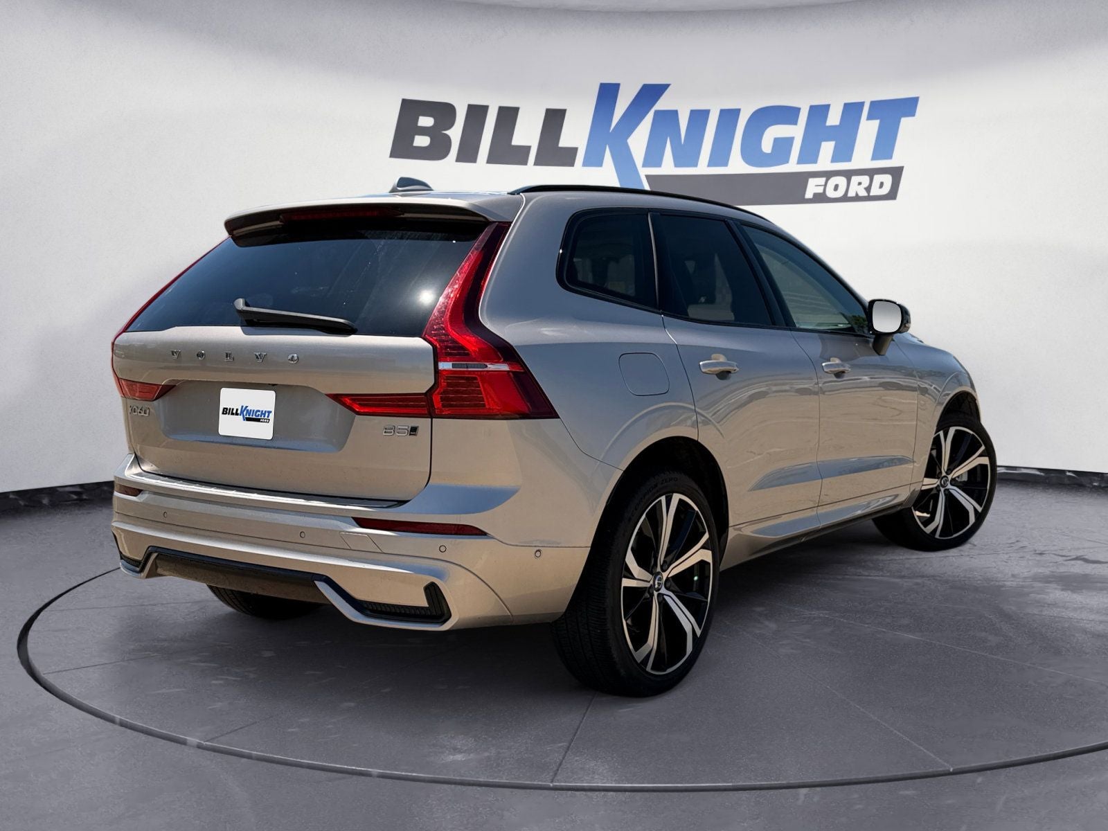 2025 Volvo XC60 B5 Ultra