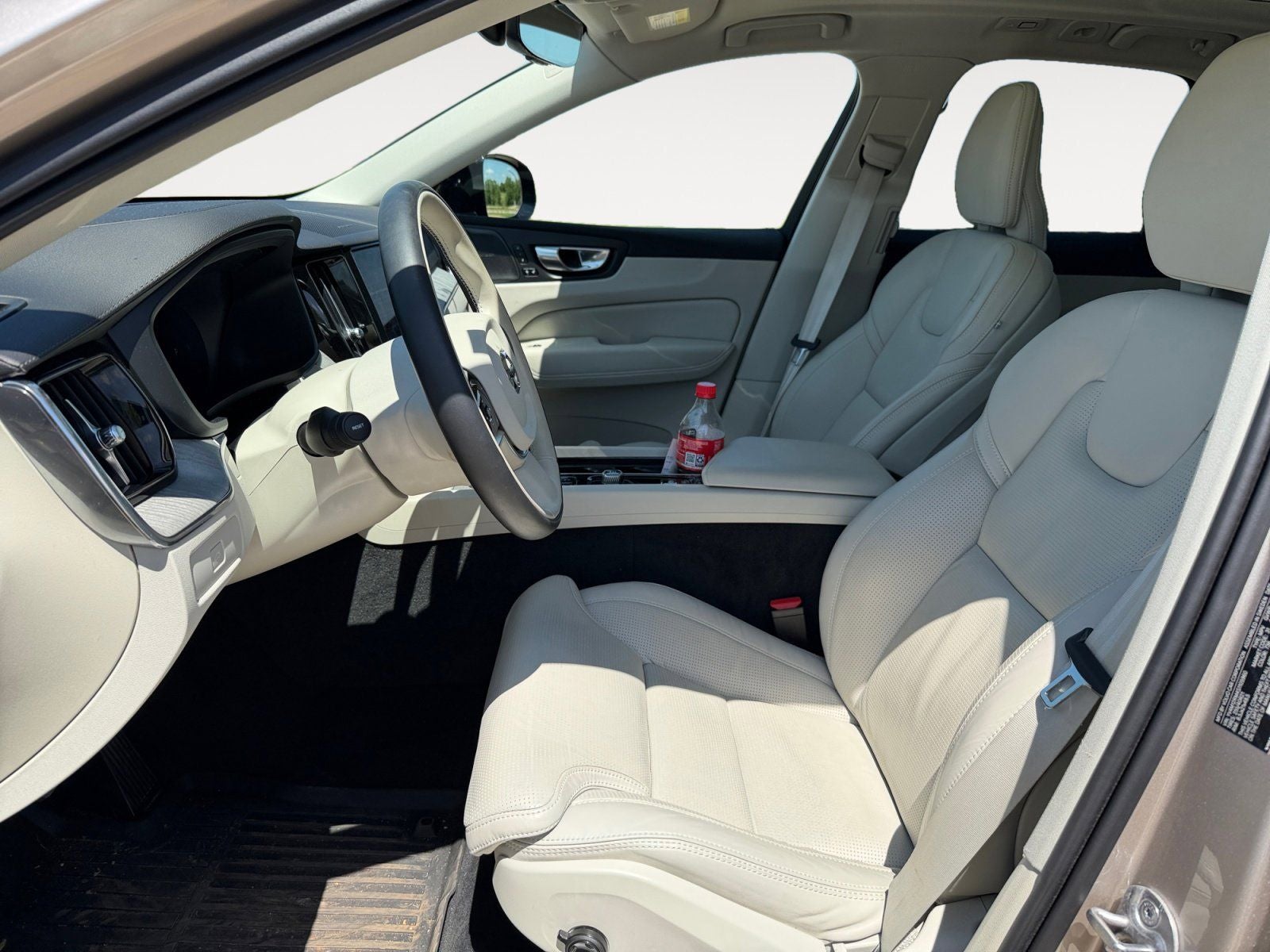 2025 Volvo XC60 B5 Ultra